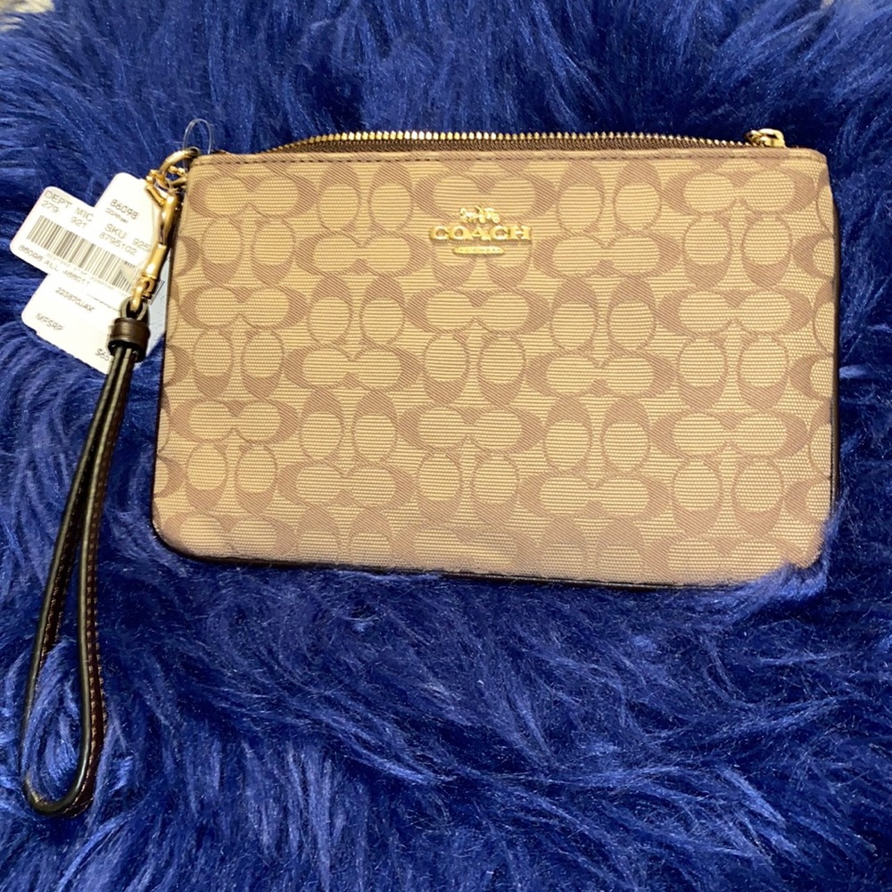 New Coach wristlet - Picture 2 of 3